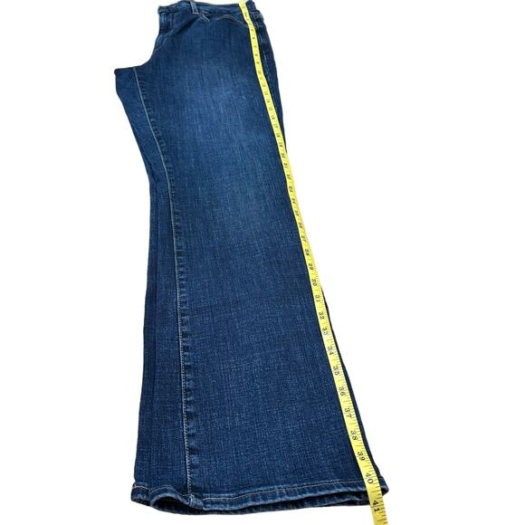 Levi’s Women's Classic Bootcut Mid-Rise 5 Pockets Jeans Size 10 - Picture 12 of 12